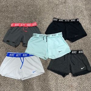 BUNDLE 5 pair Women’s Nike shorts